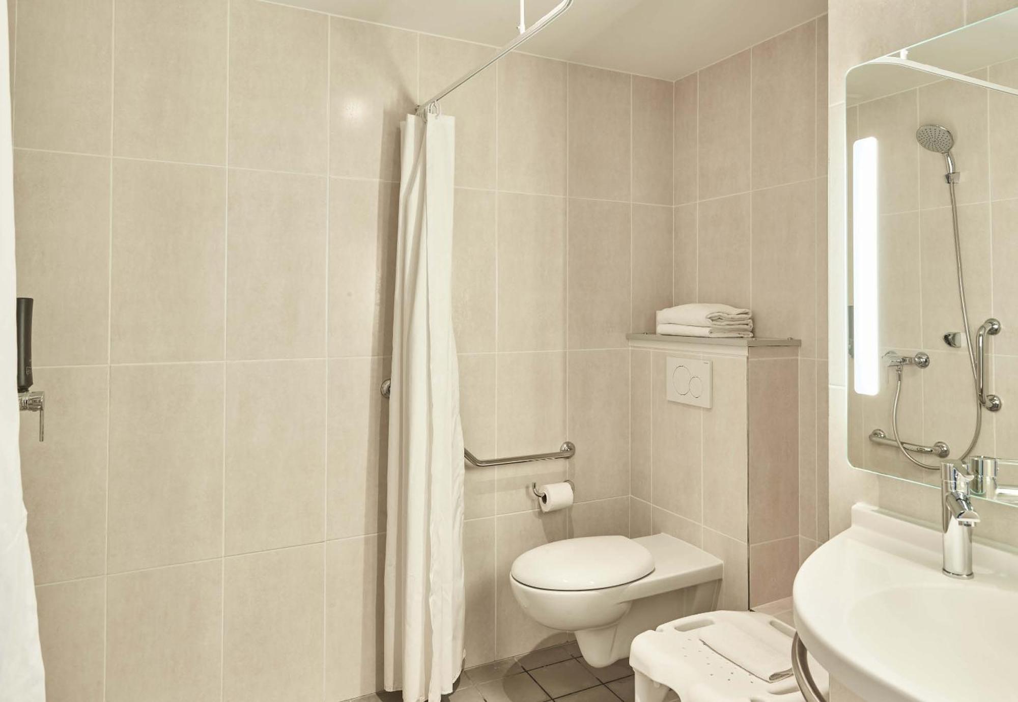 B&B Hotel Massy Gare Tgv Bagian luar foto